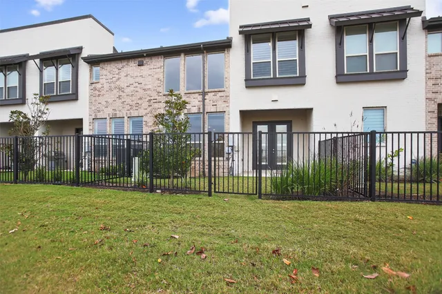 $2,950 | 16607 Lake Austin Street, Cypress, TX 77433