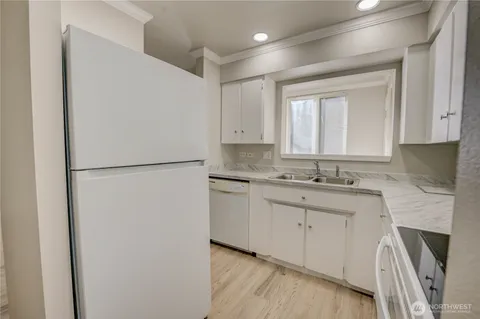 $199,950 | 440 St Helens Avenue, Unit 209, Tacoma, WA 98402