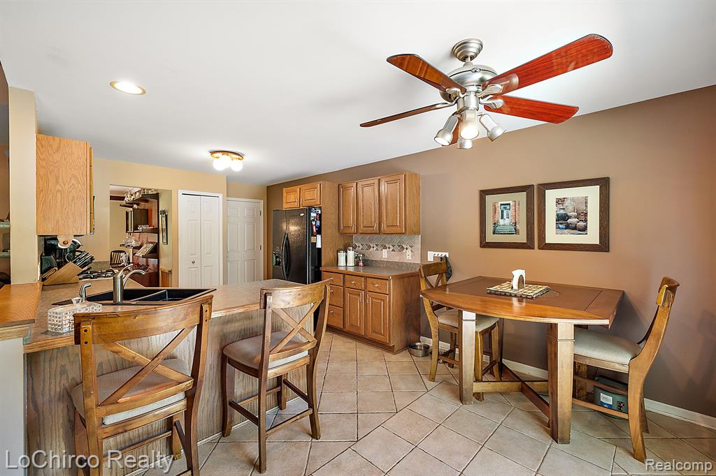 5068 Clarkston Road Clarkston, MI 48348 - Photo 13 of 31