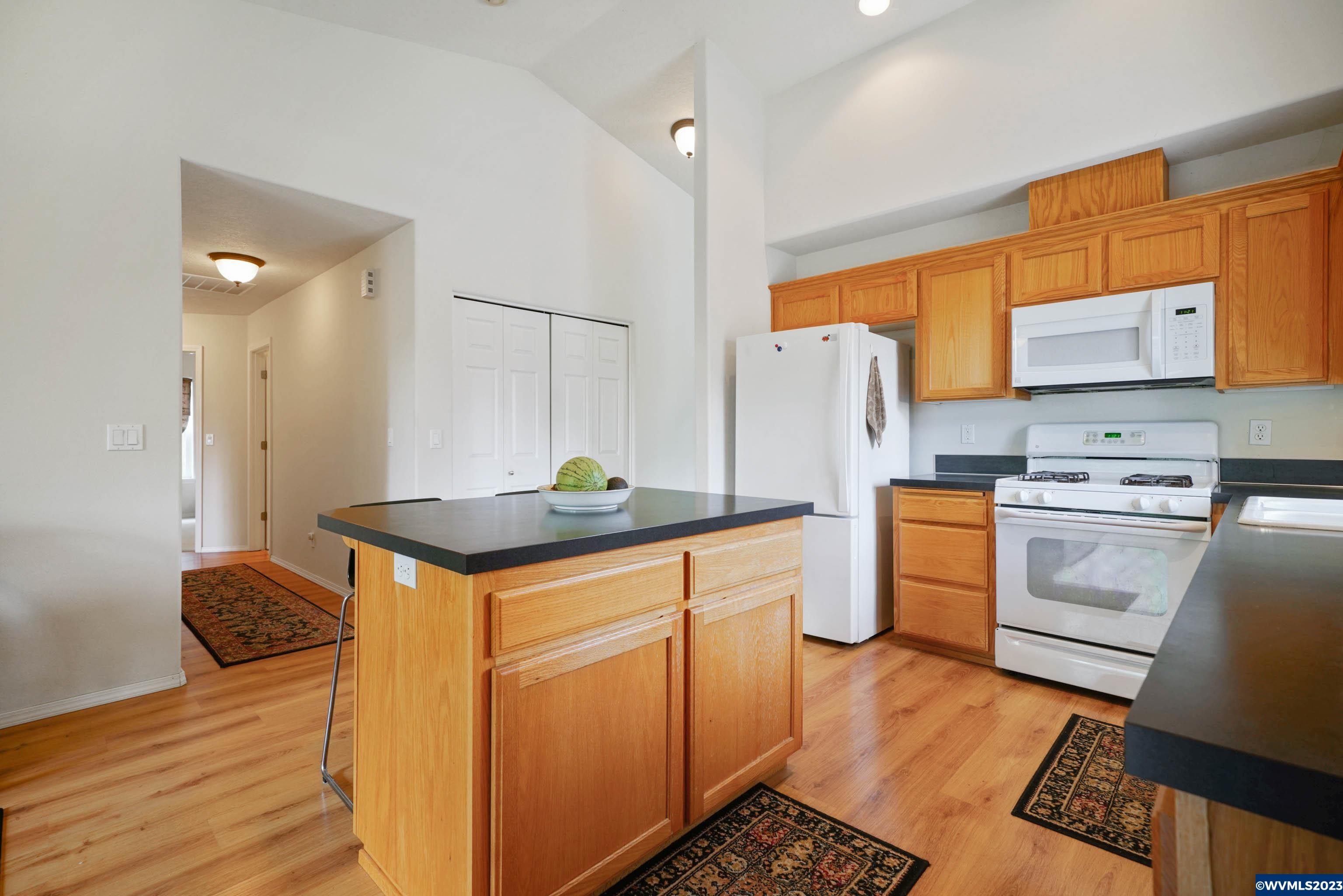 1669 Baxter Road Southeast Salem, OR 97306 - Photo 13 of 30 Gallery Image 13