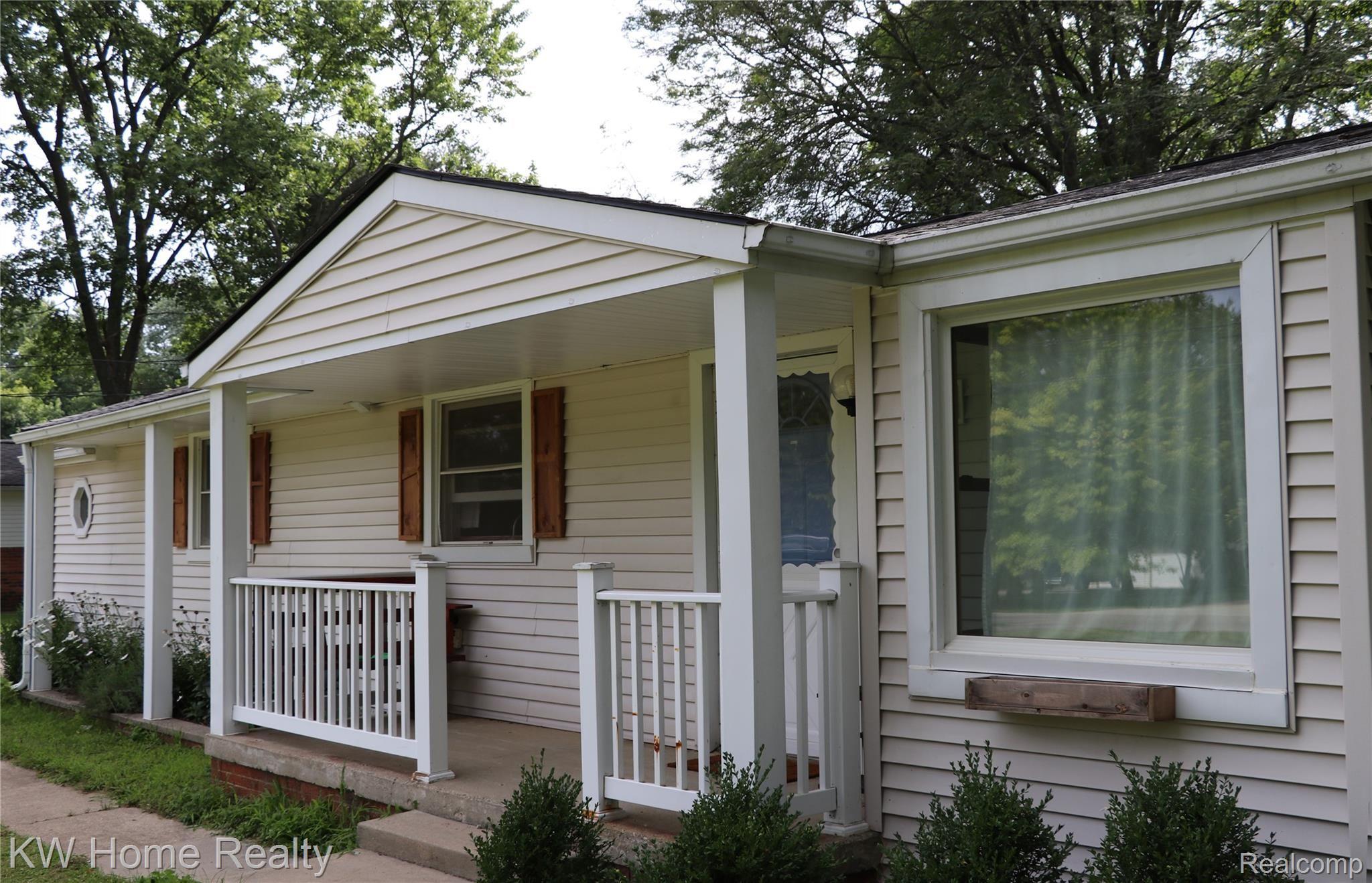 2706 Norton Lawn Street Rochester, MI 48307 - Photo 2 of 29 Front Porch