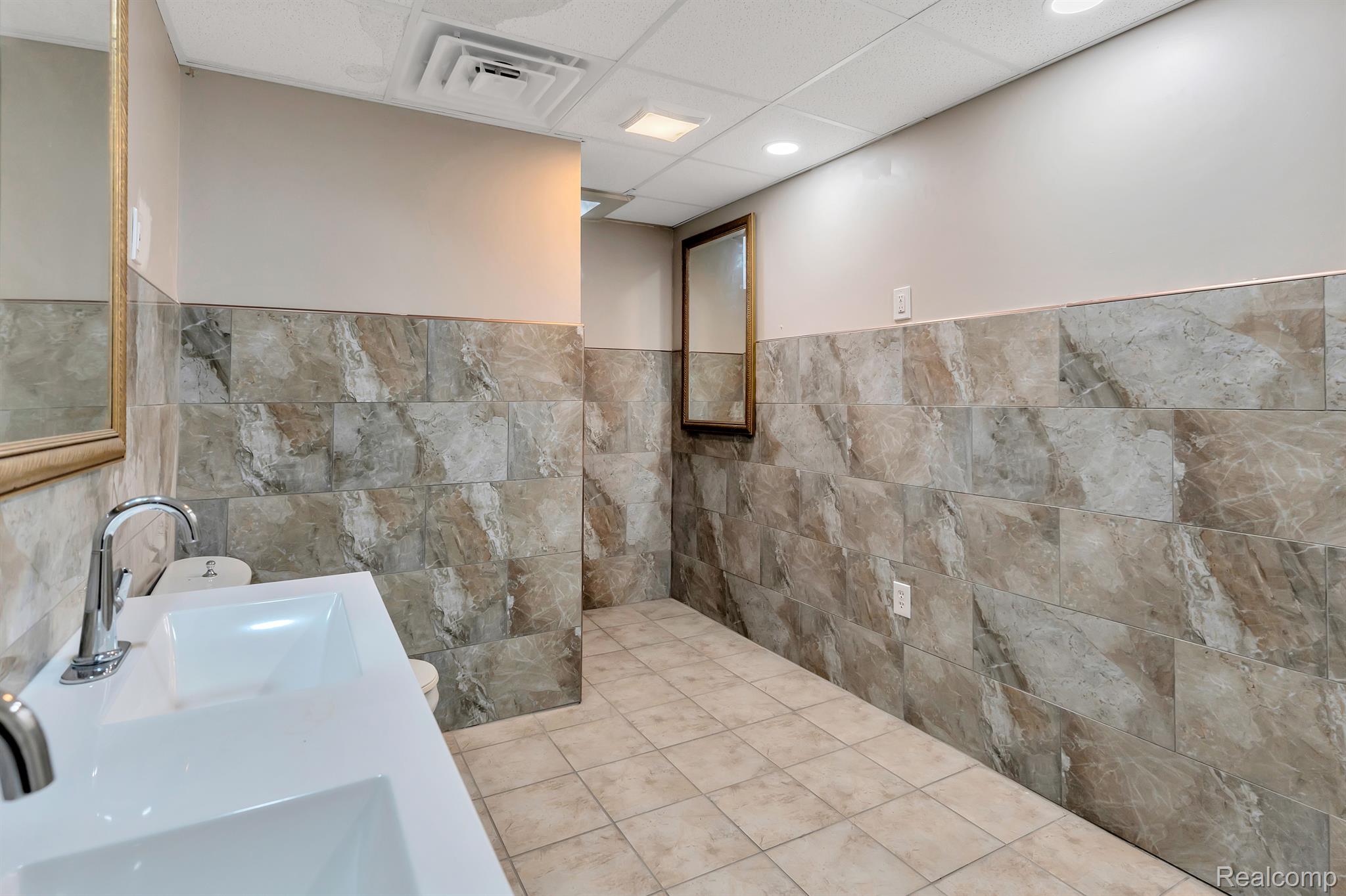 23300 Northline Road Taylor, MI 48180 - Photo 20 of 48 Gallery Image 20