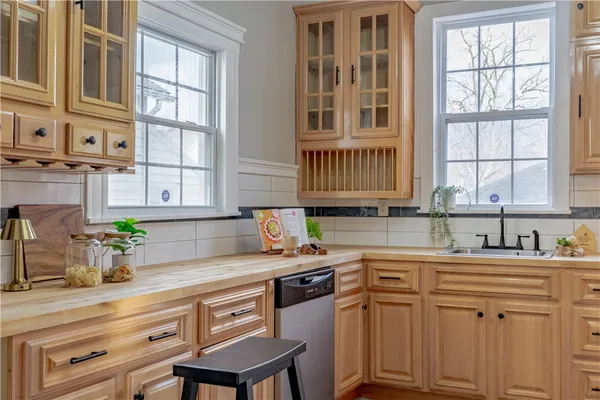 $224,900 | 35 Madison Street, Geneva City, NY 14456