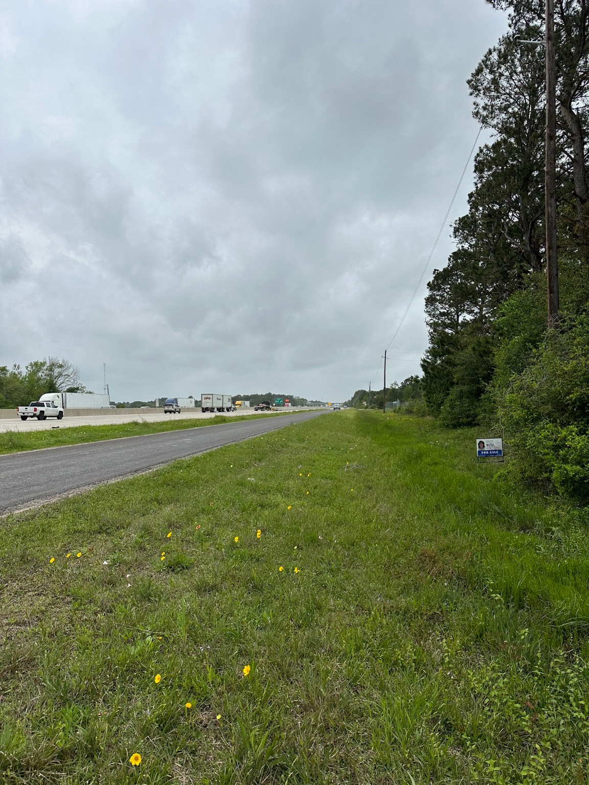 25882 Interstate 10 Winnie, TX 77665 - Photo 7 of 13 a view of an ocean with outdoor space