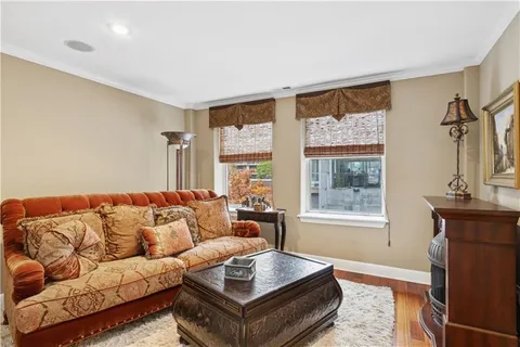 $650,000 | 229 Ward Parkway, Unit 604B, Kansas City, MO 64112