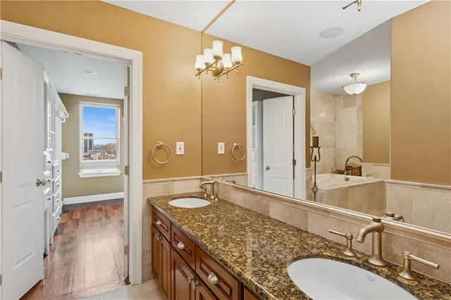 $650,000 | 229 Ward Parkway, Unit 604B, Kansas City, MO 64112