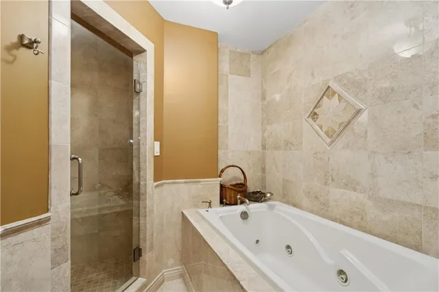 $650,000 | 229 Ward Parkway, Unit 604B, Kansas City, MO 64112