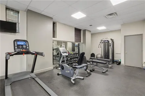 $650,000 | 229 Ward Parkway, Unit 604B, Kansas City, MO 64112