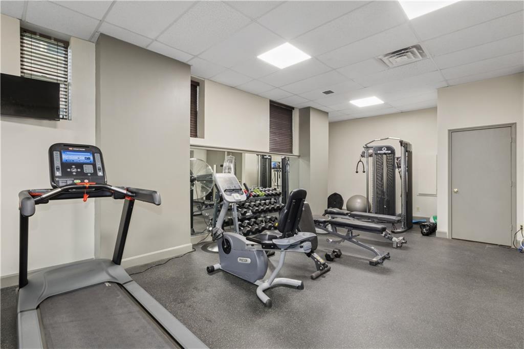 229 Ward Parkway, Unit 604B Kansas City, MO 64112 - Photo 23 of 24