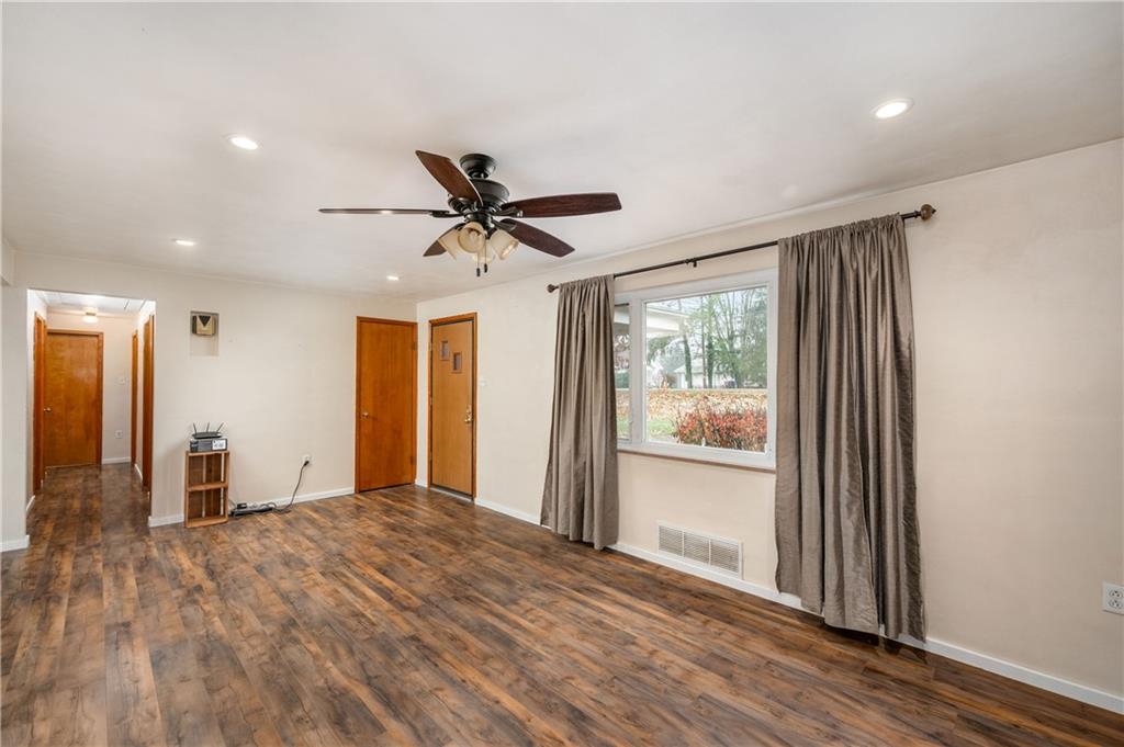401 Saxonburg Road Butler, PA 16002 - Photo 4 of 29