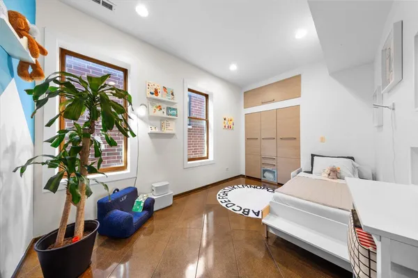 $1,690,000 | 2334 West Medill Avenue, Chicago, IL 60647