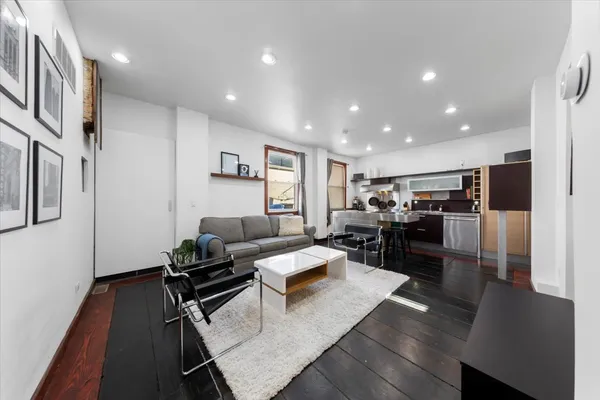 $1,690,000 | 2334 West Medill Avenue, Chicago, IL 60647