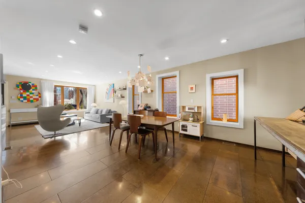 $1,690,000 | 2334 West Medill Avenue, Chicago, IL 60647