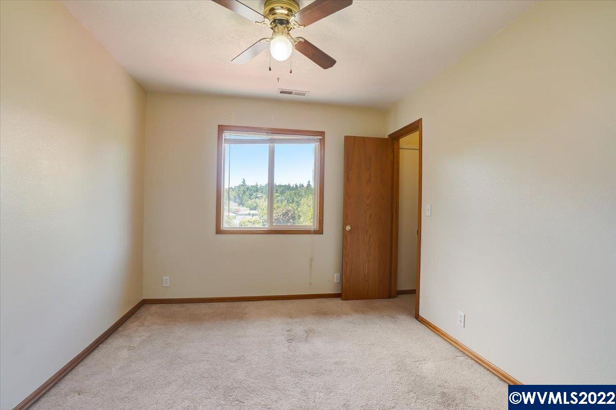 5183 Jones Road Southeast Salem, OR 97306 - Photo 23 of 42 Gallery Image 23