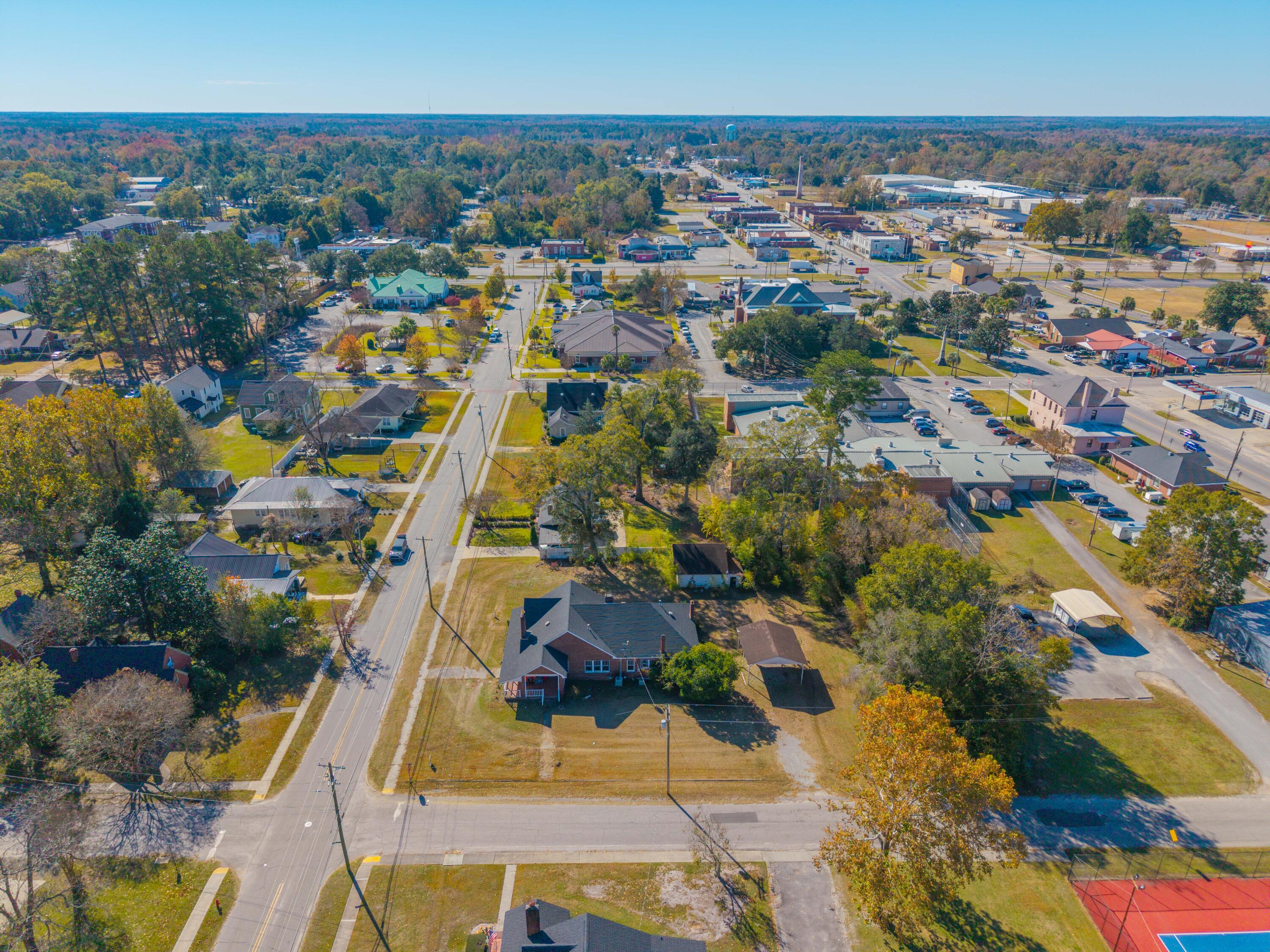 1138 North Street Bamberg, SC 29003 - Photo 3 of 17 DJI_20251114112106_0058_D (1)