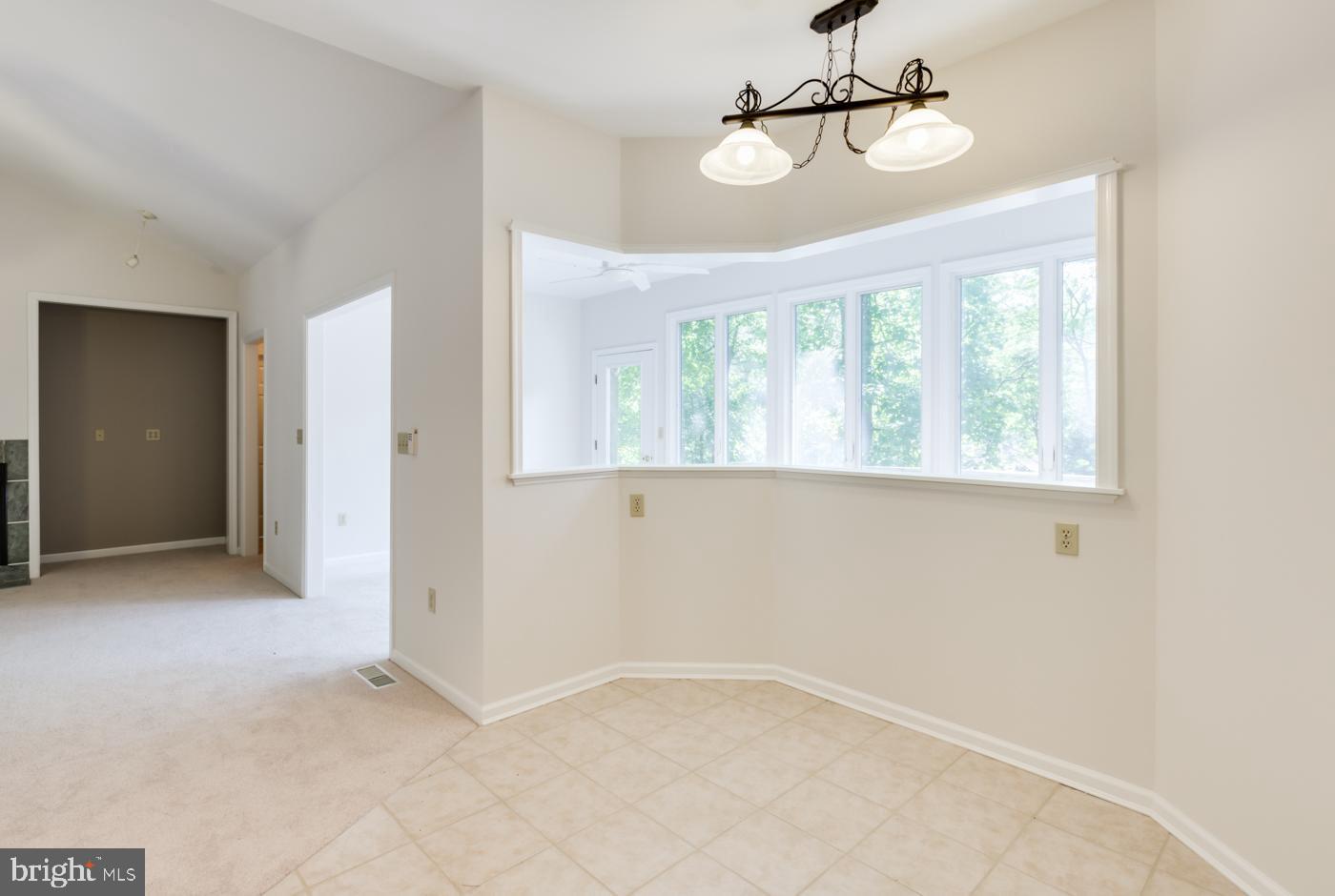 1136 Riverside Drive Salisbury, MD 21801 - Photo 12 of 27 Casual Dining Area