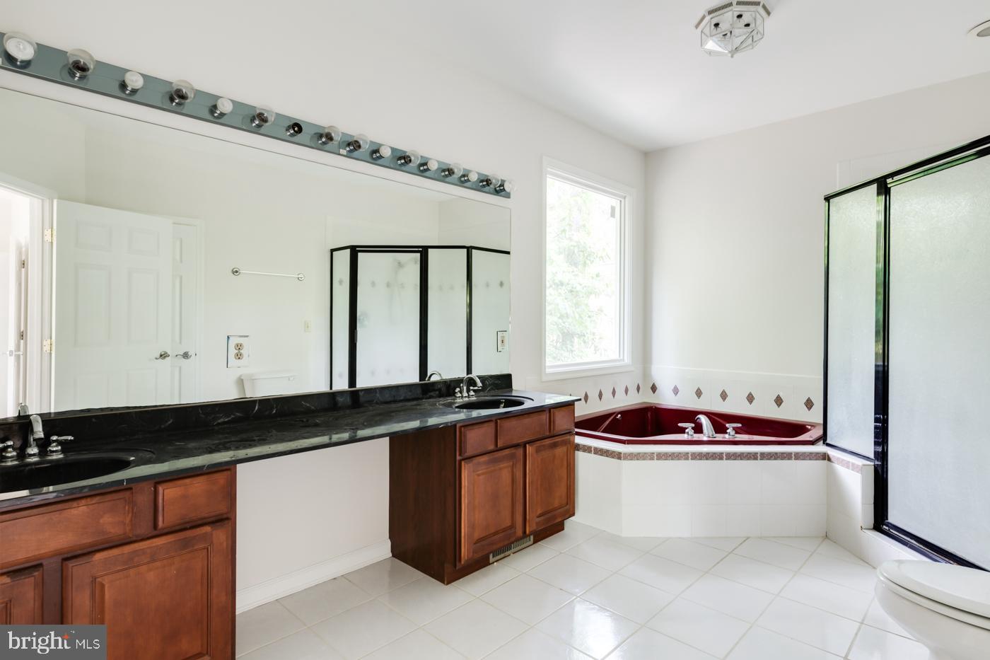 1136 Riverside Drive Salisbury, MD 21801 - Photo 17 of 27 Spacious Master Bath