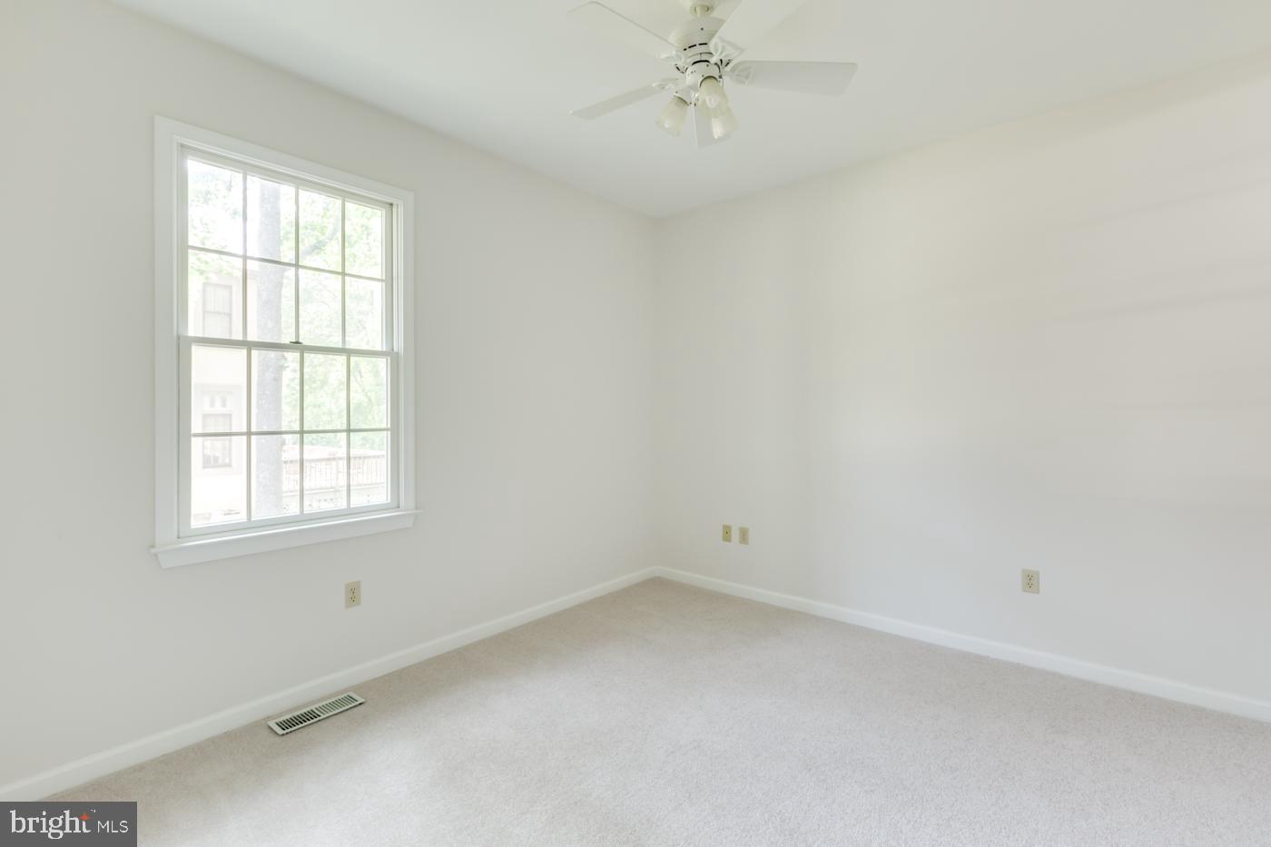 1136 Riverside Drive Salisbury, MD 21801 - Photo 20 of 27 Bedroom 3
