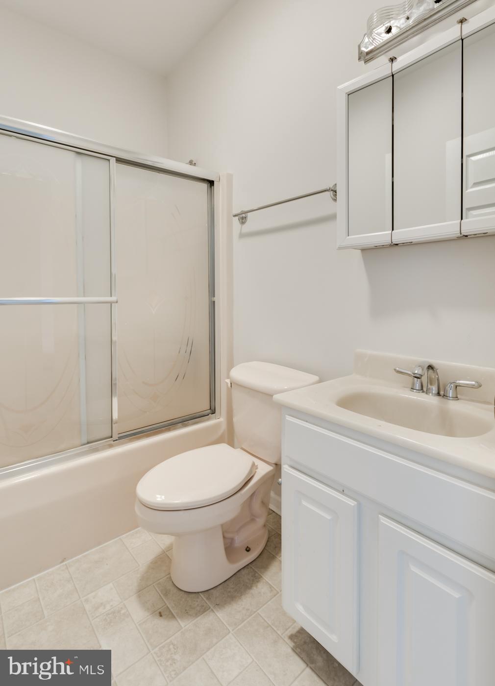 1136 Riverside Drive Salisbury, MD 21801 - Photo 22 of 27 Hall Bath Shared By Bedrooms 2 & 3