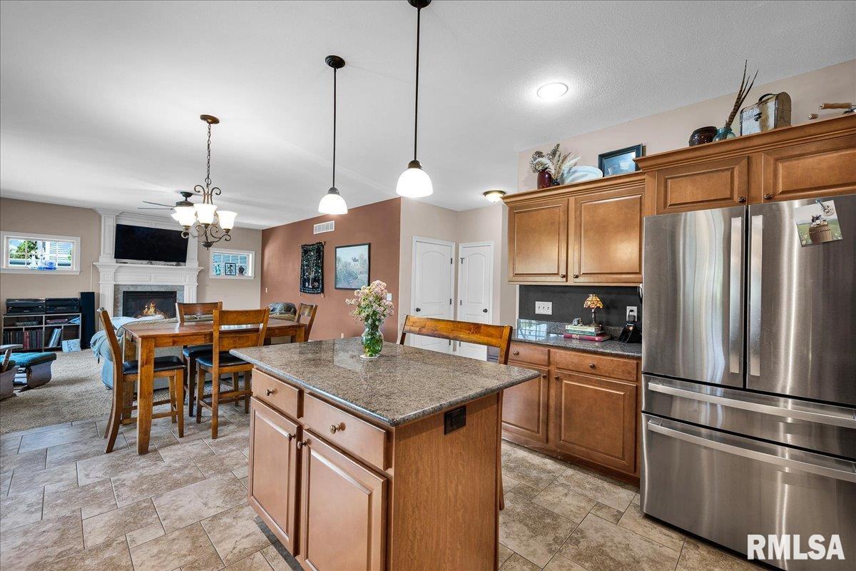 1712 Rustic Oak Drive Washington, IL 61571 - Photo 14 of 51 Gallery Image 14