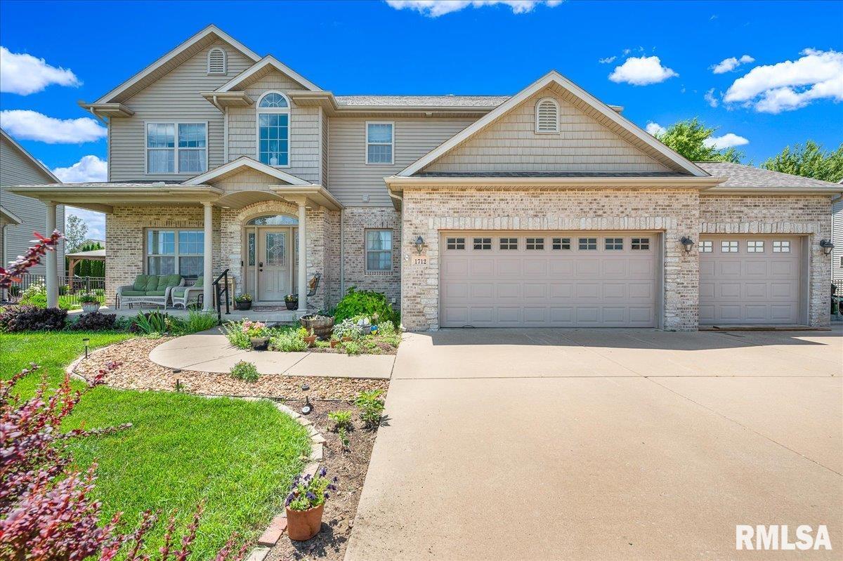 1712 Rustic Oak Drive Washington, IL 61571 - Photo 2 of 51 Gallery Image 2