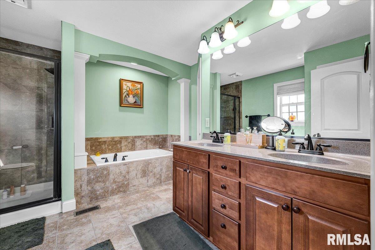 1712 Rustic Oak Drive Washington, IL 61571 - Photo 24 of 51 Gallery Image 24