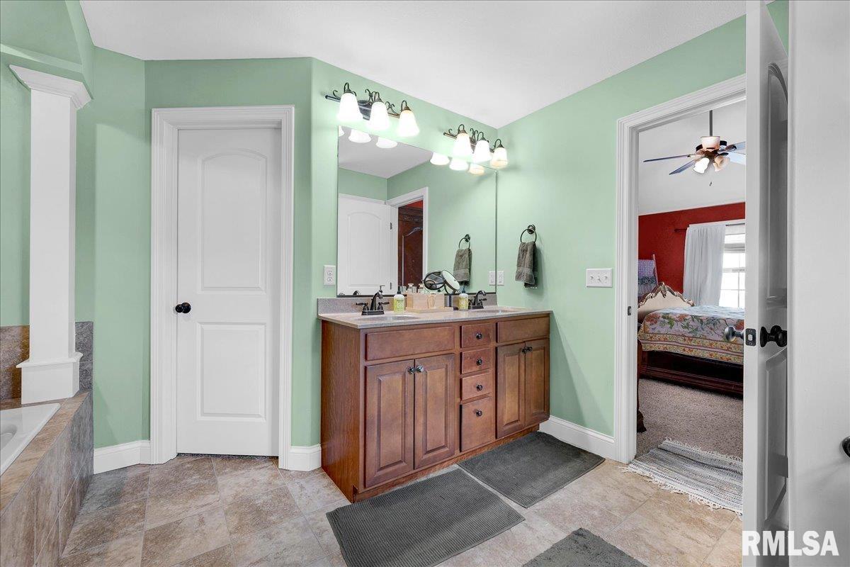 1712 Rustic Oak Drive Washington, IL 61571 - Photo 25 of 51 Gallery Image 25