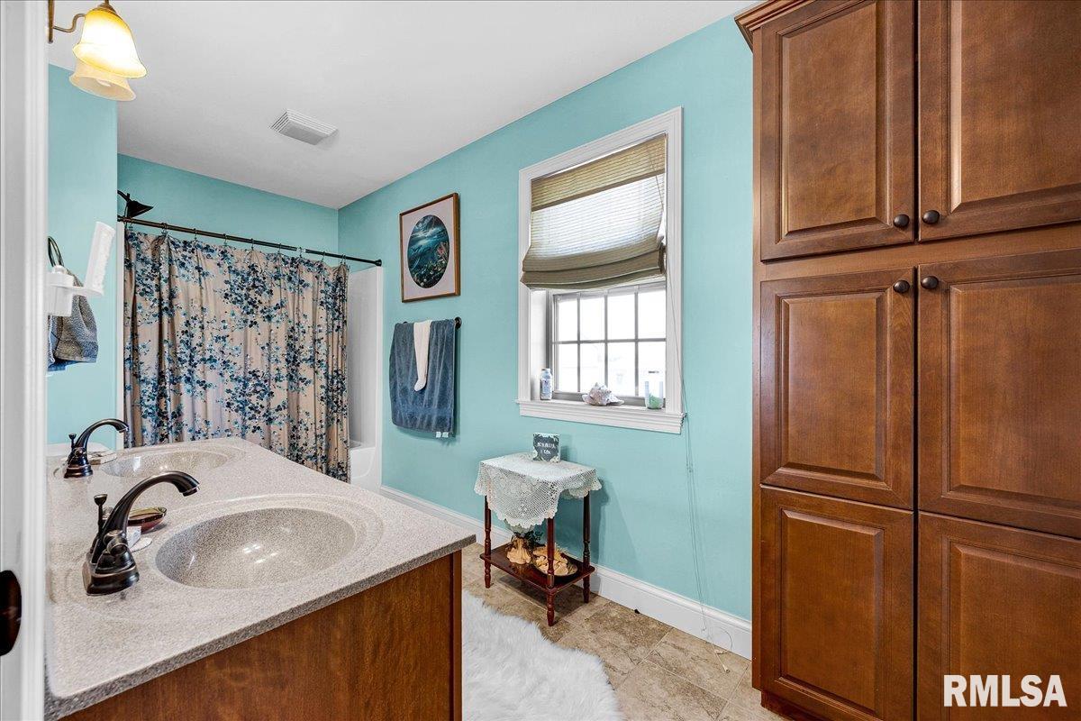 1712 Rustic Oak Drive Washington, IL 61571 - Photo 28 of 51 Gallery Image 28