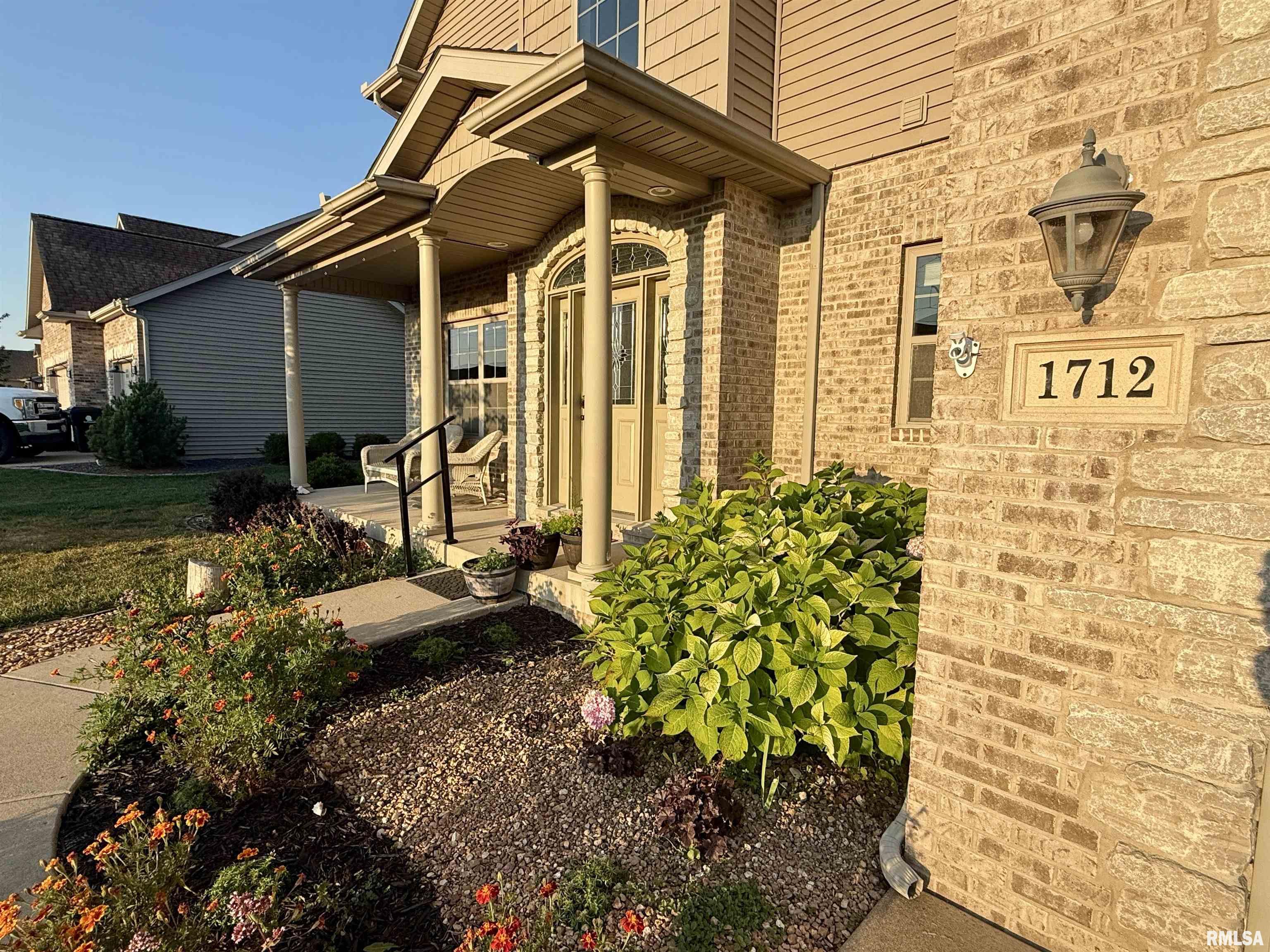 1712 Rustic Oak Drive Washington, IL 61571 - Photo 4 of 51 Gallery Image 4