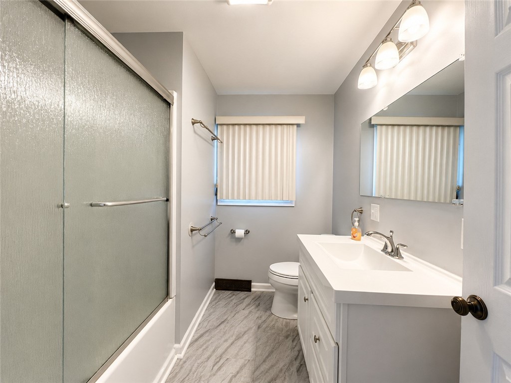 89 Kenwick Drive Henrietta, NY 14623 - Photo 4 of 18