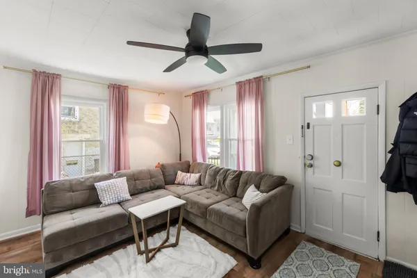 $2,000 | 31 West Southwerk Street, Winchester, VA 22601