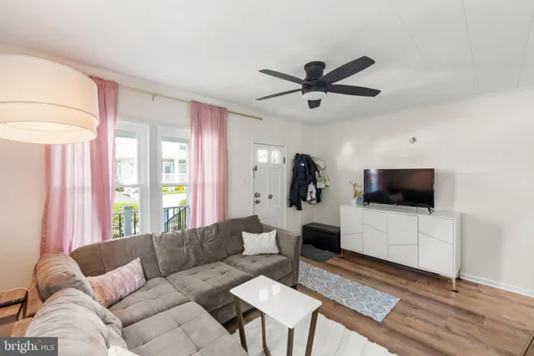 $2,000 | 31 West Southwerk Street, Winchester, VA 22601