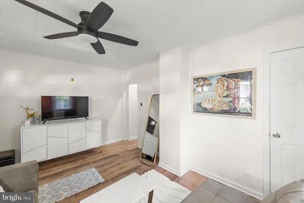 $2,000 | 31 West Southwerk Street, Winchester, VA 22601