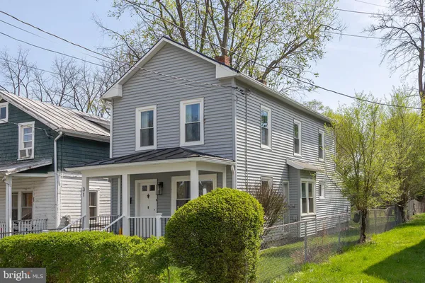 $2,000 | 31 West Southwerk Street, Winchester, VA 22601