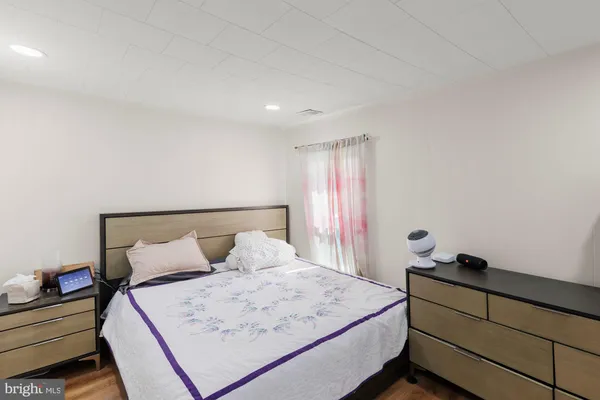 $2,000 | 31 West Southwerk Street, Winchester, VA 22601