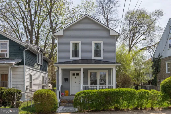 $2,000 | 31 West Southwerk Street, Winchester, VA 22601