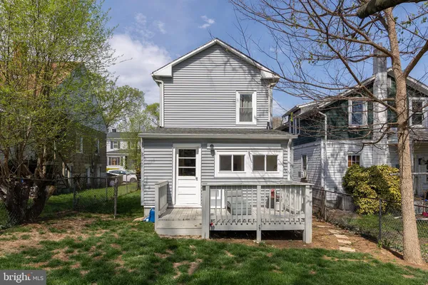 $2,000 | 31 West Southwerk Street, Winchester, VA 22601