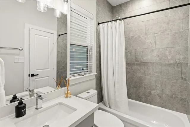 $2,699 | 4905 Avenue J, Houston, TX 77011