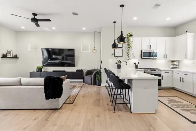 $2,699 | 4905 Avenue J, Houston, TX 77011