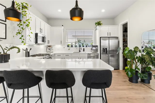 $2,699 | 4905 Avenue J, Houston, TX 77011