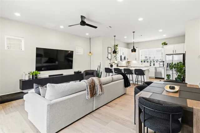 $2,699 | 4905 Avenue J, Houston, TX 77011