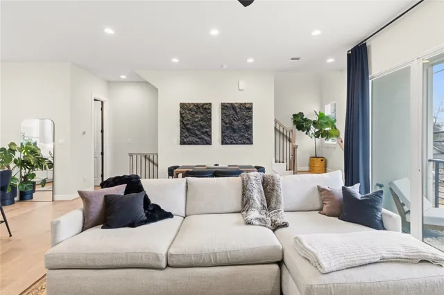 $2,699 | 4905 Avenue J, Houston, TX 77011