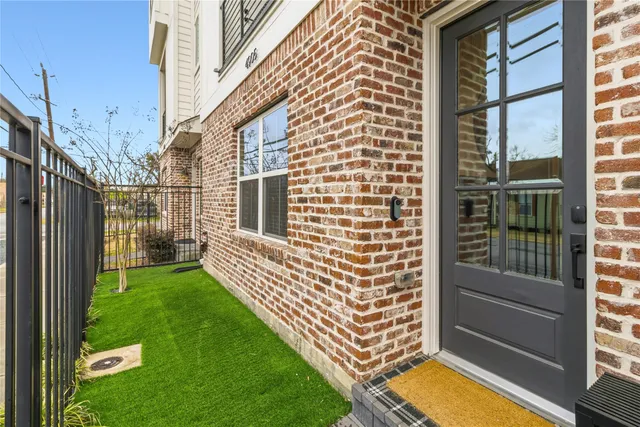 $2,699 | 4905 Avenue J, Houston, TX 77011