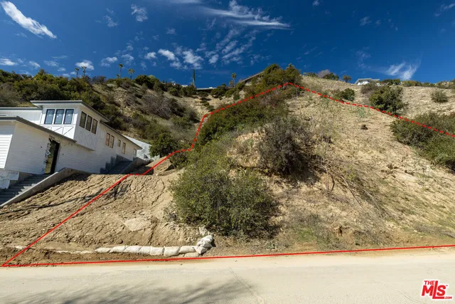 $179,900 | 3573 Camino De La Cumbre, Sherman Oaks, CA 91423