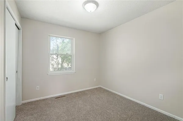 $275,000 | 615 Southeast Westwind Drive, Lee's Summit, MO 64063