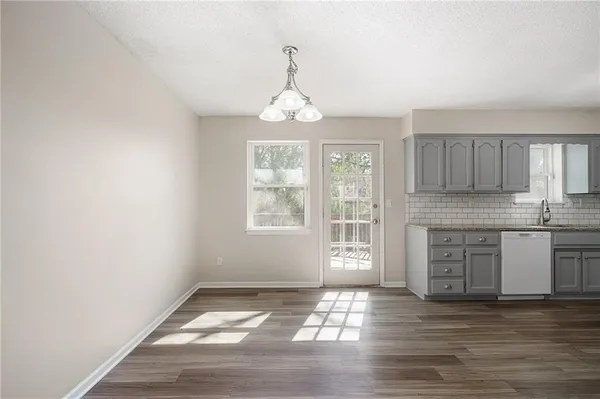 $275,000 | 615 Southeast Westwind Drive, Lee's Summit, MO 64063