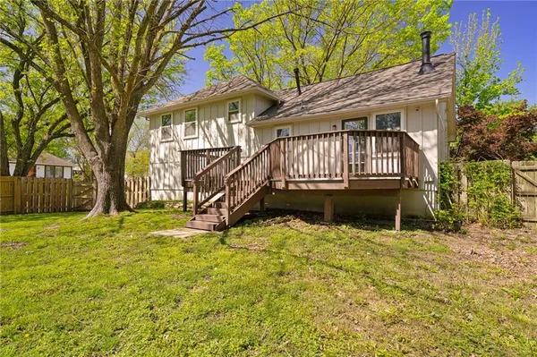 $275,000 | 615 Southeast Westwind Drive, Lee's Summit, MO 64063