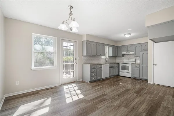 $275,000 | 615 Southeast Westwind Drive, Lee's Summit, MO 64063