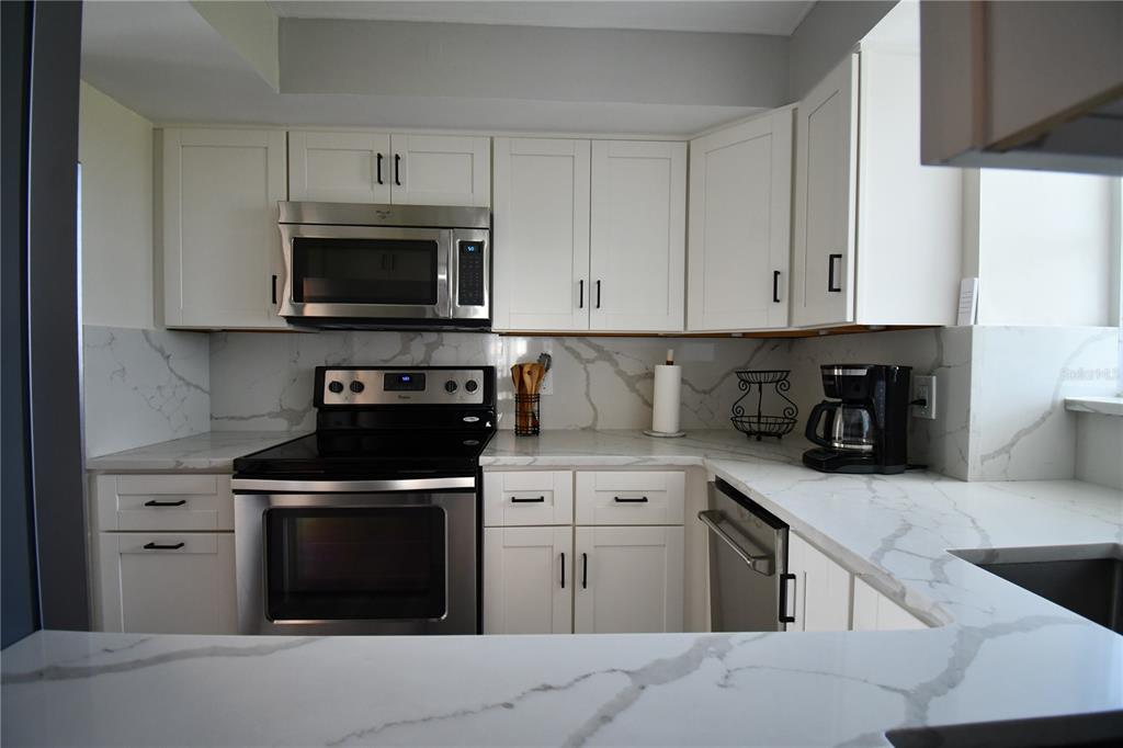 1770 Benjamin Franklin Drive, Unit 507 Sarasota, FL 34236 - Photo 14 of 32