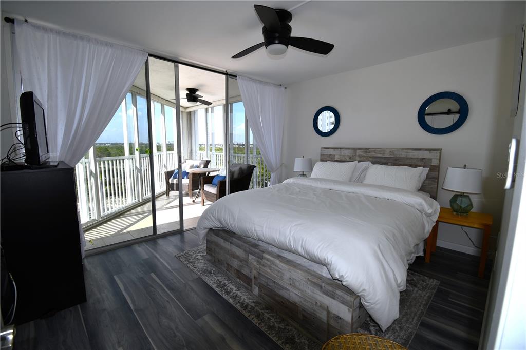 1770 Benjamin Franklin Drive, Unit 507 Sarasota, FL 34236 - Photo 23 of 32